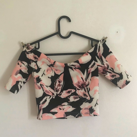 Top - Picture 2 of 3